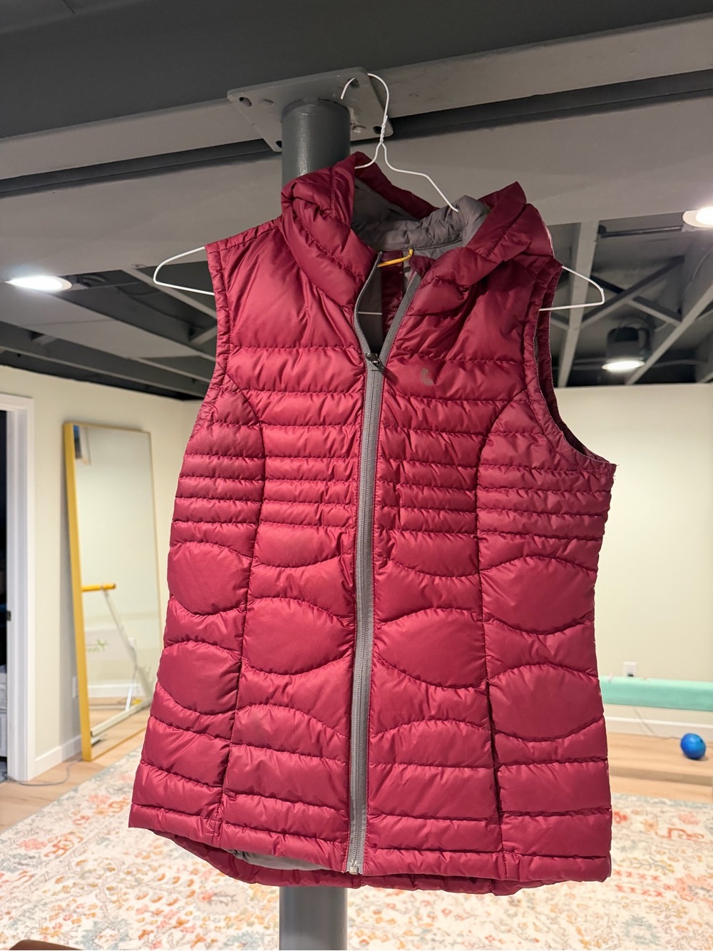 Lolë Women’s Quilted Hooded Puffer Vest